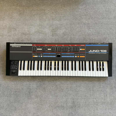 Roland Juno-106 - 61-Key Programmable Polyphonic Synthesizer 1984 - 1985 Black