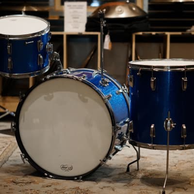Ludwig 13/16/22" Super Classic Drum Set - 1960s Blue Sparkle image 3