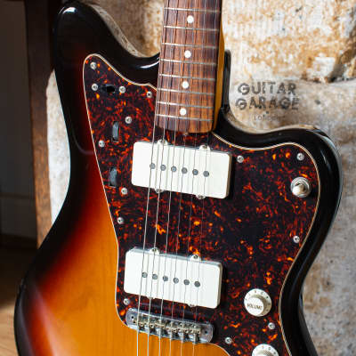 2002 Fender Japan Jazzmaster 62 Vintage Reissue 3-tone Sunburst offset guitar - all original CIJ image 5