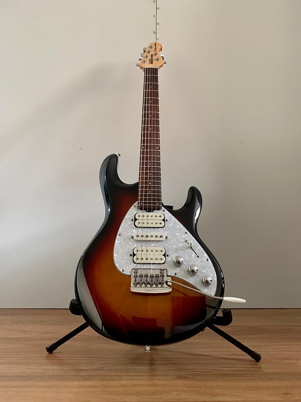 Ernie Ball Music Man Silhouette piezo Sunburst