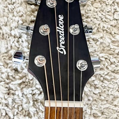 Breedlove ECO Discovery Concert S Concert CE Acoustic Electric Guitar, Edgeburst image 5