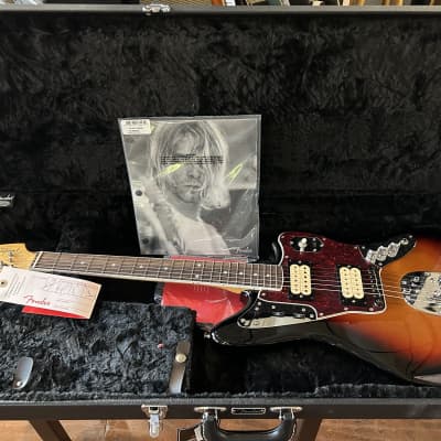 Fender Kurt Cobain Jaguar 3-Color Sunburst  #MX23010496  8 lbs  ?11.2oz image 2