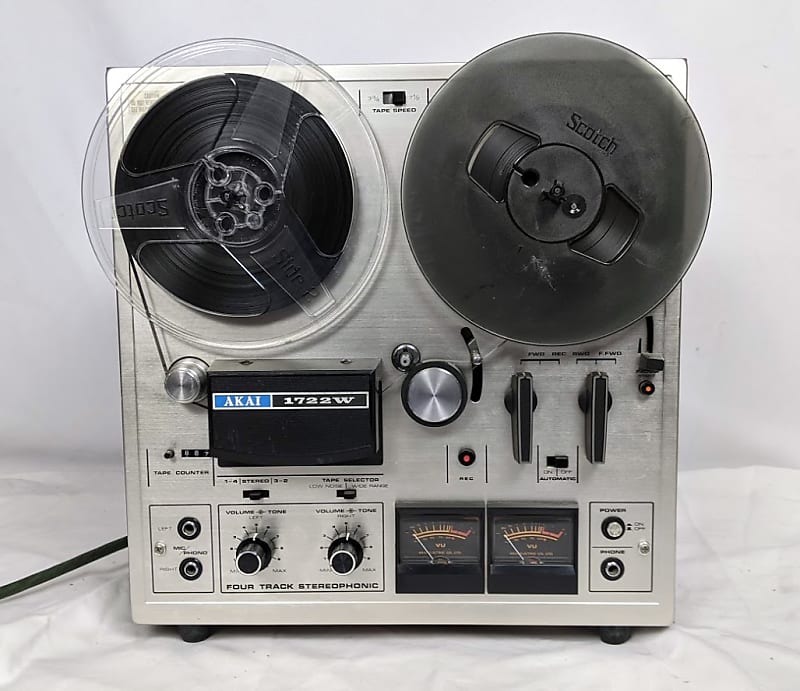AKAI 1722W Compact 4 Track Compact Stereo Tape Recorder / Reel To