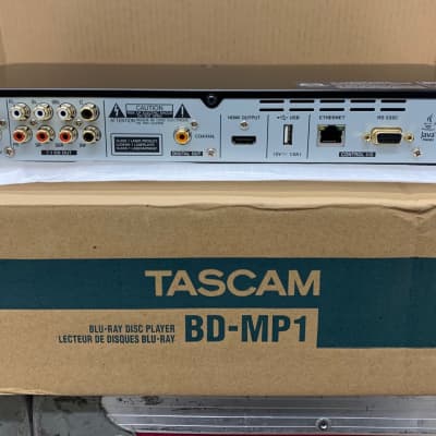 TASCAM BD-MP4K LECTEUR BLU-RAY 4K Blu-ray/DVD/CD/SD/USB, sortie