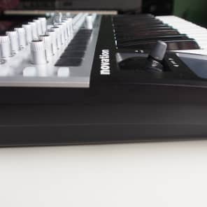 Novation 25SL MkII 25 Key MIDI Controller 2016 image 5