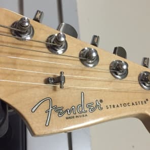 Fender American Standard Stratocaster With Hardshell Case 2013 3 Tone Sunburst image 3