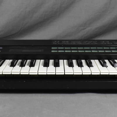 YAMAHA DX7 Digital Programmable Algorithm Synthesizer in Very Good Condition image 2
