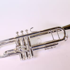 King 2055T Silver Flair Step-Up Model Bb Trumpet w/ 1st Slide Trigger