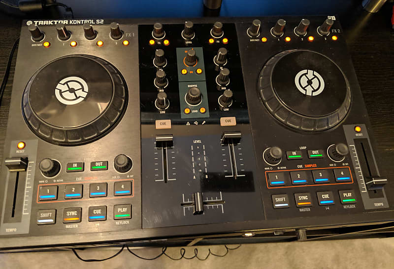 Native Instruments Traktor Kontrol S2 | Reverb Canada