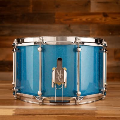 NOBLE & COOLEY 14 X 8 COPPER CLASSIC SNARE DRUM, CAIRO BLUE SPARKLE WITH COPPER REVEAL, CHROME HARDWARE image 3
