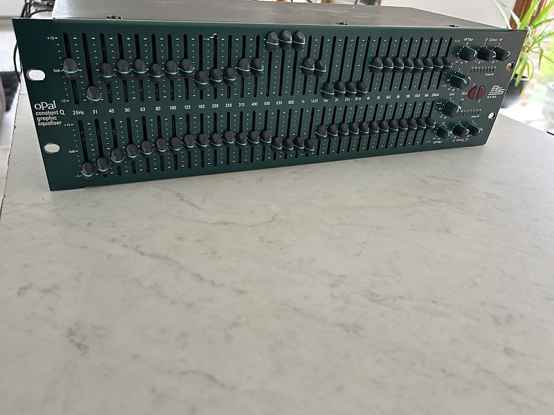 BSS FCS-960 Dual Channel 30-Band Graphic EQ | Reverb