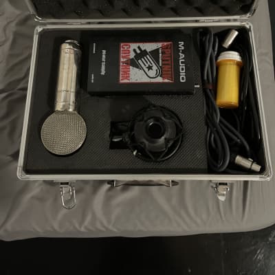 配信機器・PA機器・レコーディング機器 M-Audio Sputnik Microphone M-AUDIOのコンデンサーマイクSPUTNIKの紹介ページです。