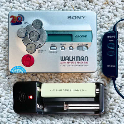 SONY WM-GX670 Walkman Cassette Player, Near Mint Silver ! Tested