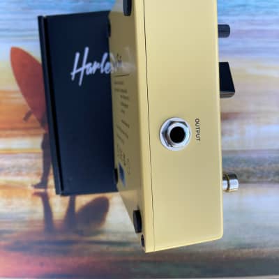 Harley Benton Double Vision Chorus Tremolo dual 2 in 1 dual effect pedal - Yellow image 3