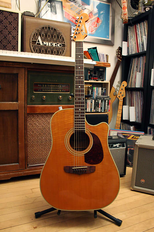 Fender フェンダー LA BREA シングルヘッド、エレアコ 訳あり Fender フェンダー LA BREA シングルヘッド、エレアコ 訳あり