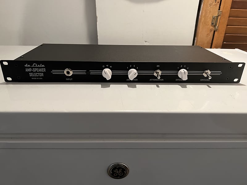 de Lisle AmpSpeaker Selector Switcher 4×4 Deluxe rackmount Reverb