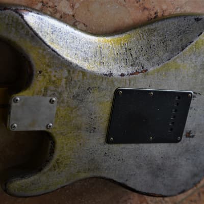 Fender Stratocaster HSS Heavy Relic Custom Silver Sparkle O Black image 17