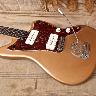 Fender Jazzmaster 1961 - Shoreline Gold - Refin image 17