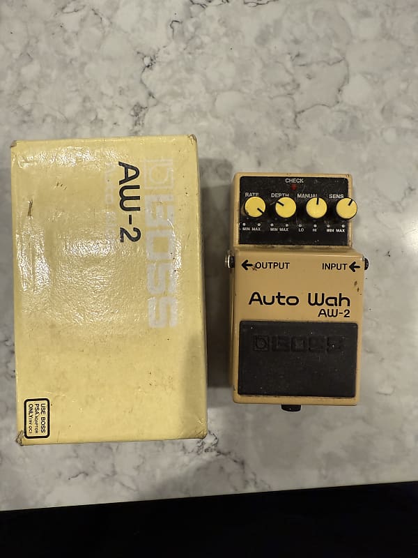 BOSS Auto Wah AW-2 中古品 hqdefault.jpg
