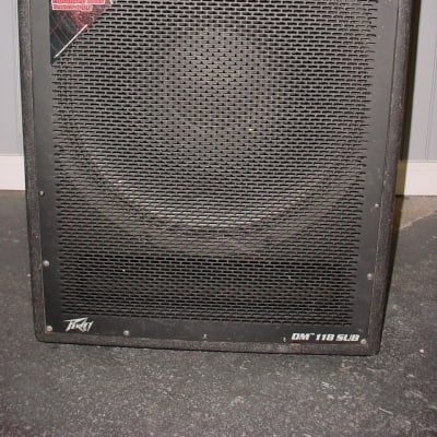 Peavey dm 118 store sub