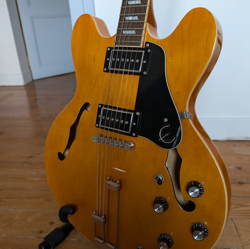 ギター Epiphone riviera Nick Valensi 476366000017000-00-600x600.jpg