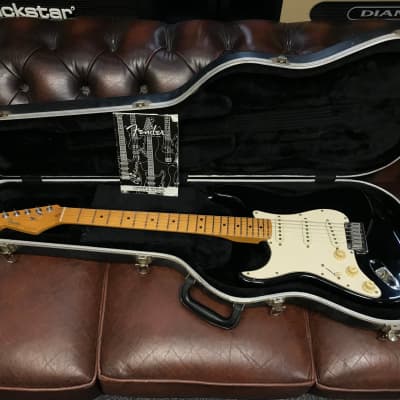 Fender USA Stratocaster MN Black Left-Handed 1991 image 15