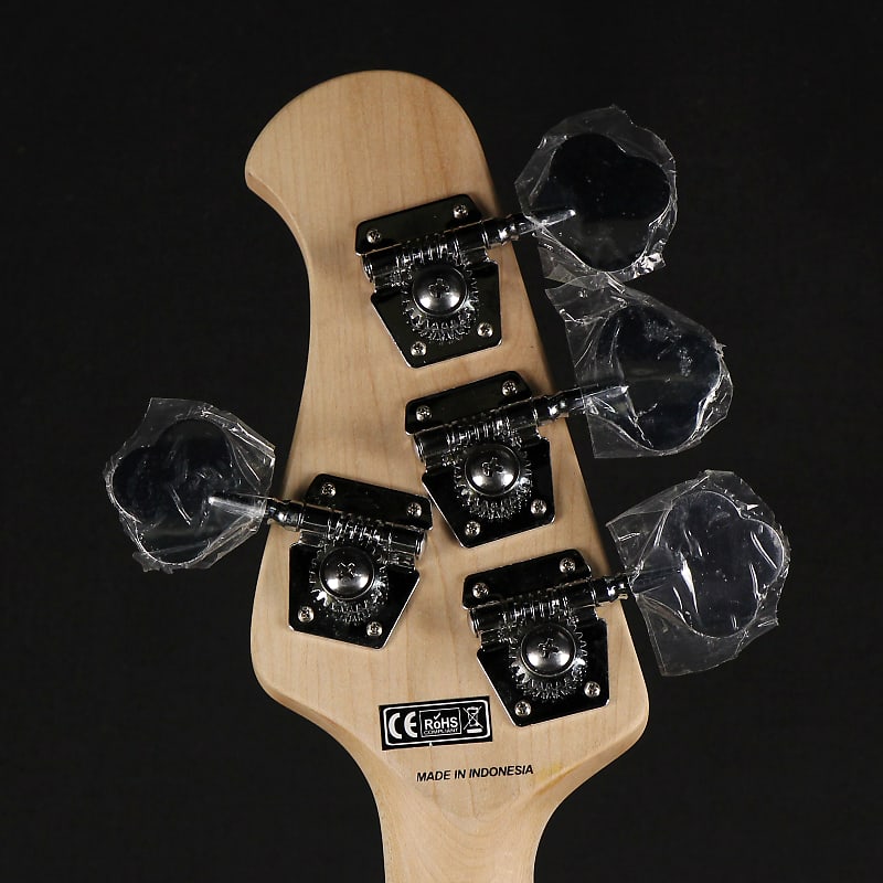 Sterling by Music Man Ray4 RAYSS4-OWH-R1 Olympic White Sterling by Music Man Ray4 RAYSS4-OWH-R1 Olympic White