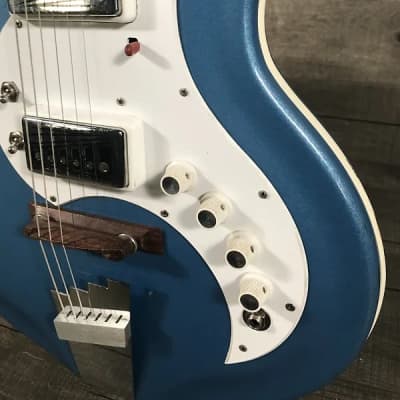 Supro Tremo-Lectric 1965 - Blue image 6