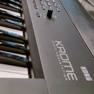 Korg KROME 73-Key Synthesizer Workstation 2010s - Black