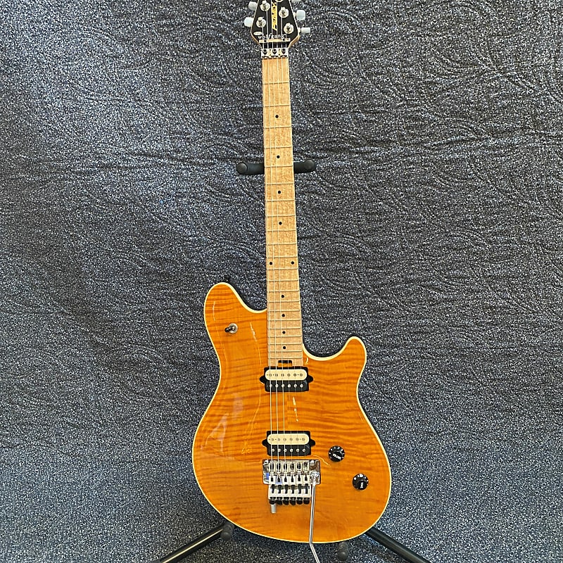Peavey Wolfgang Standard 2002 Amber with OHSC Reverb