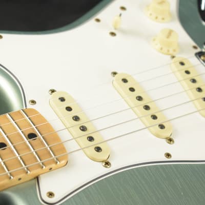 Mint Fender Custom Shop Limited Edition '69 Stratocaster Journeyman Relic - Aged Firemist Silver image 10