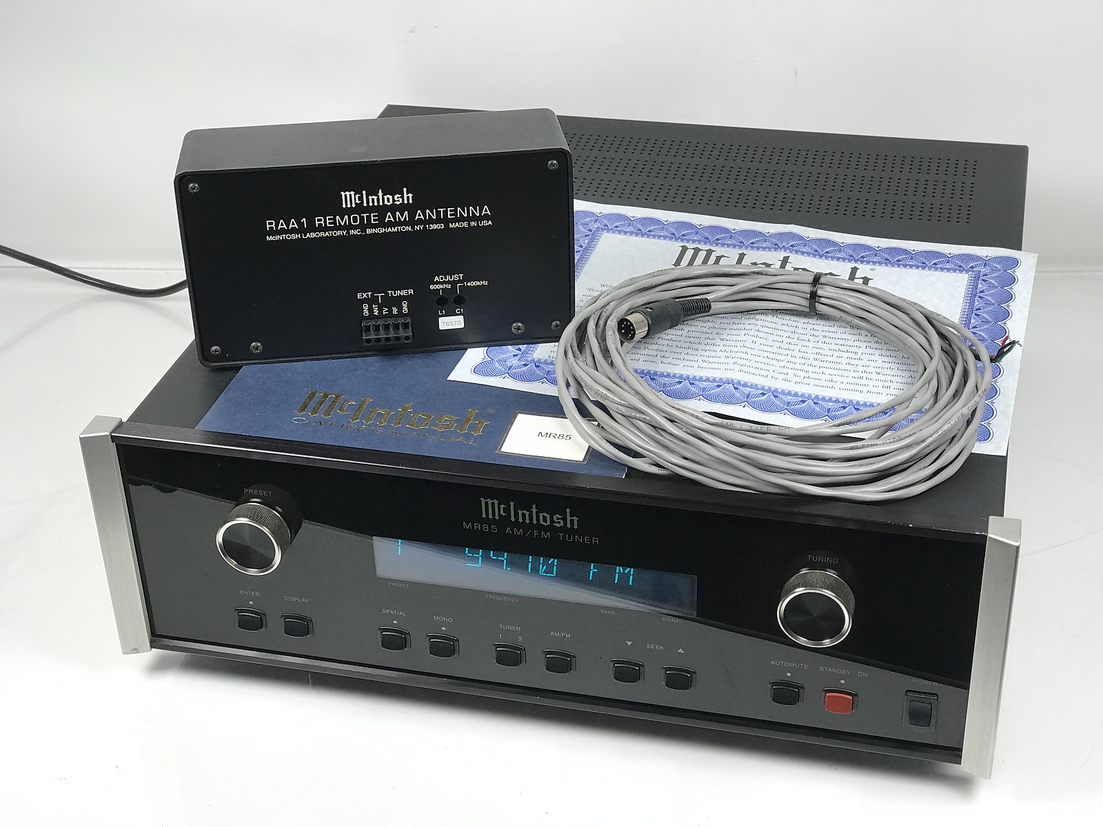McIntosh MR85 AM / FM Tuner Reverb