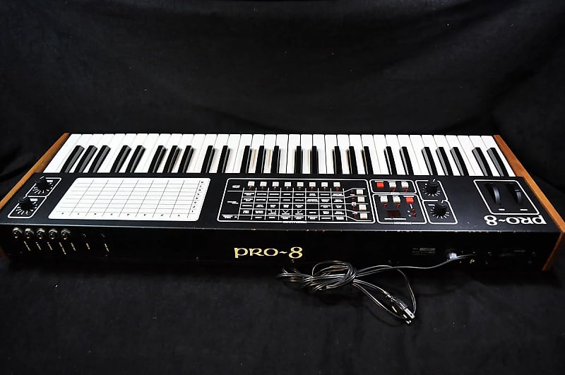Sequential Circuits PRO-8 アナログシンセサイザー Sequential Circuits PRO-8 アナログシンセサイザー PRO-8