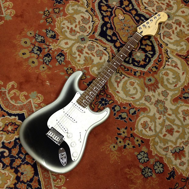□SQUIER ( スクワイヤー )HSS Silverburst 楽器・機材