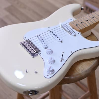 Fender EOB Stratocaster, Olympic White, Maple - Includes deluxe Gig Bag B Stock image 8