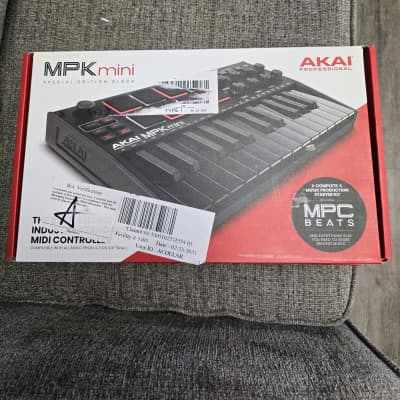 Akai MPK Mini MKIII 25-Key MIDI Controller 2020 - Present -special edition Black with Black Keys