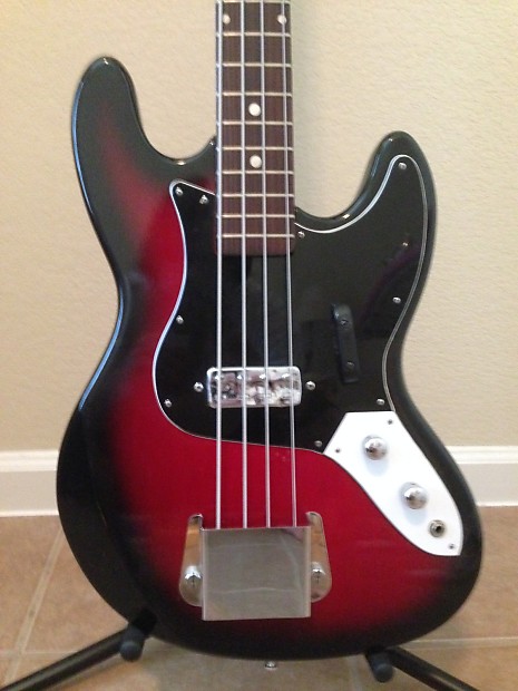 Kingston bass deals guitar