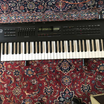 Roland JV-80 61-Key Multi-Timbral Synthesizer 1992 - 1994 - Black