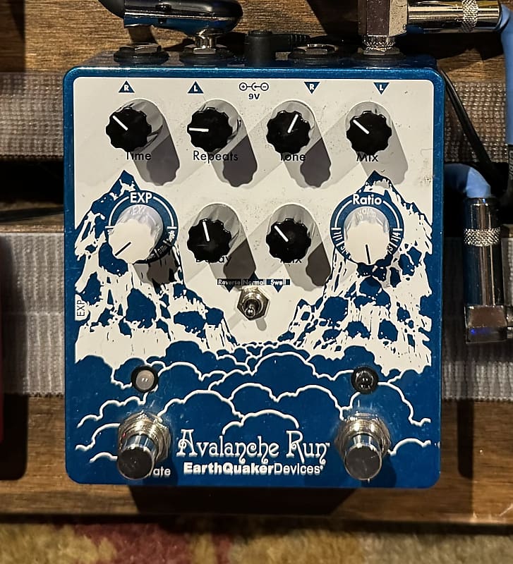EarthQuaker Devices Avalanche Run Stereo Reverb & Delay with Tap Tempo V2