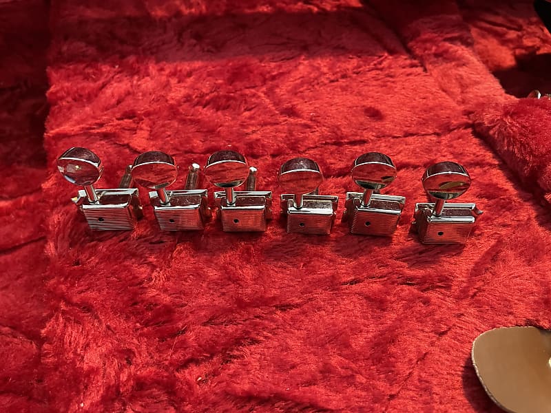 Squier Vintage Style Tuning Machines 2021 Chrome Reverb