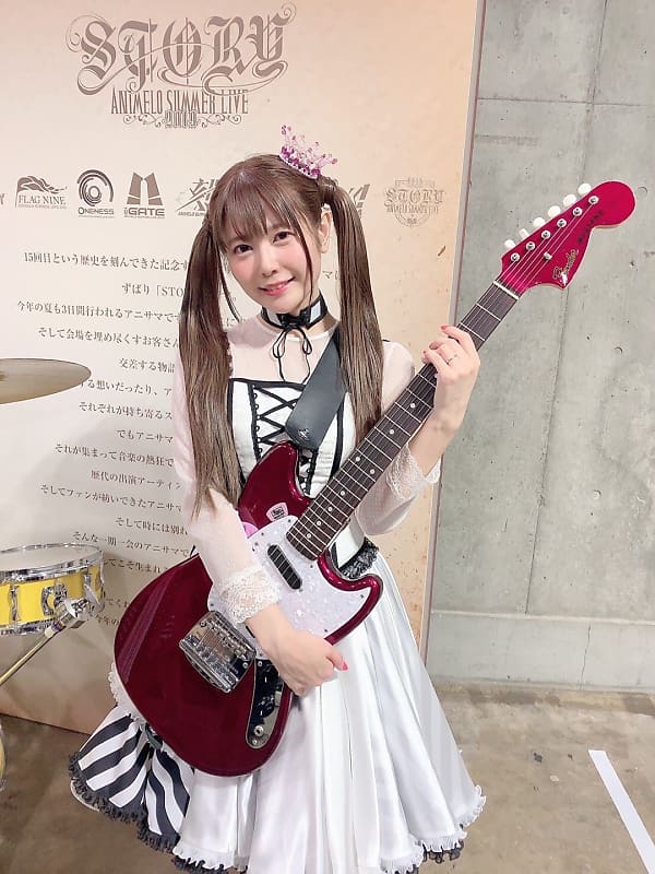 🎻K-on! guitar 🎻Brand New 中野梓 輕音少女 NAKANO AZUSA K on けいおん 結他Official Jazz  master Cobain Anime guitar。Cosplay Houkago Tea Time HTT '69 Reissue Mustang  in Candy Apple Red Fender Japan 秋山澪。  🌸👱🏻‍♀️🌟 