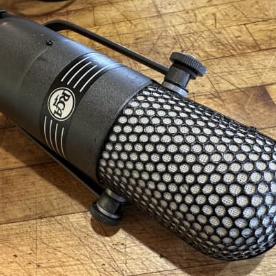 Aiwa VM-13 Ribbon Microphone – Cole Picks Vintage