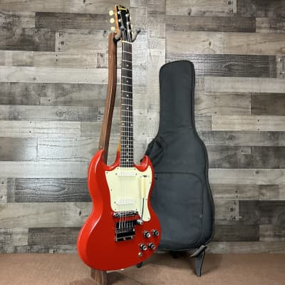 Gibson Melody Maker D with Vibrola W/GigBag - Fire Engine Red for sale
