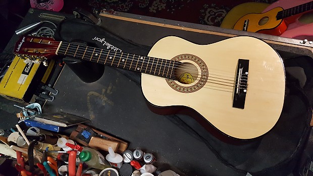 Little shop lyon guitar