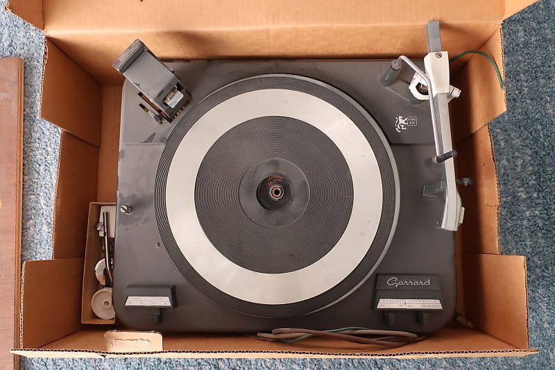 Garrard deals turntable