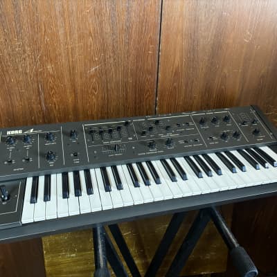 Korg Delta DL-50 Analog semi-poly synth/string keyboard w/ case