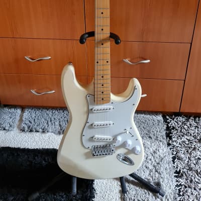 Legend Stratocaster style 1994 - white image 7