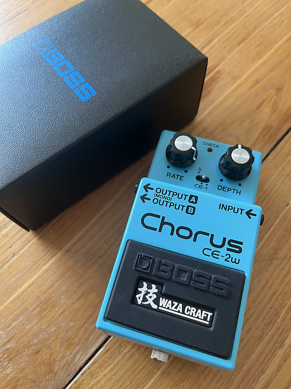 Boss CE-2w