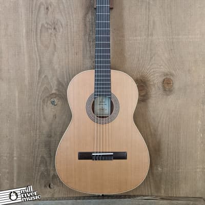 Ortega Traditional Series Cedar Top Nylon String Acoustic Guitar R190 w/Gigbag image 2