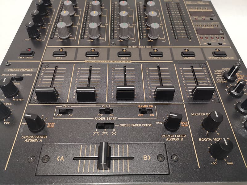 Pioneer DJM-600 Professional Four Channel DJ Mixer with